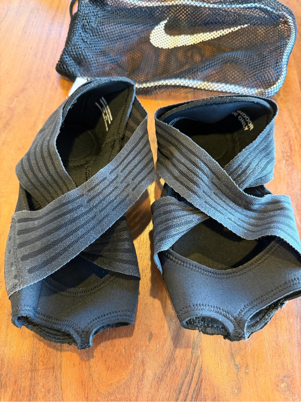 Nike Black Crisscross Studio wrap Dance Socks women’s 9